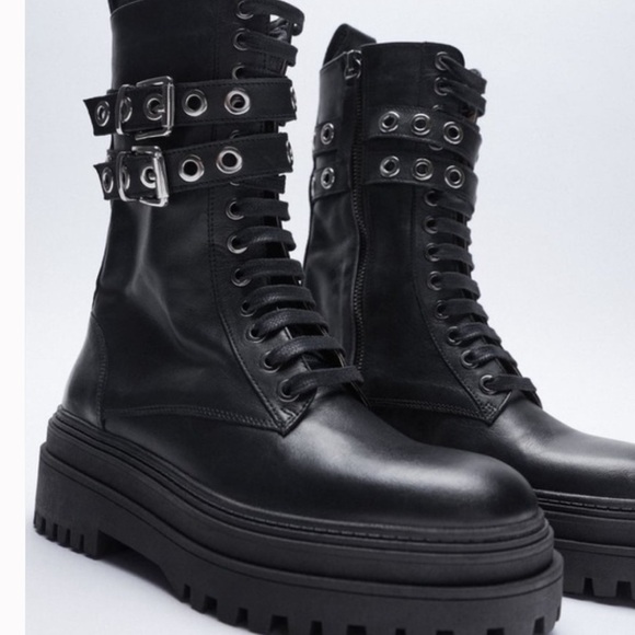 Zara Chain Laced Up Biker Moto Boot 100% leather SZ 6.5 - Picture 2 of 8